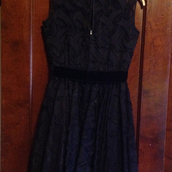 Vintage Hollywood Glamour Midi Gown - Picture 5 of 10